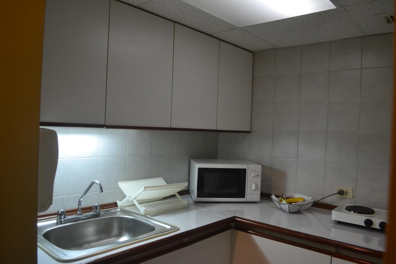 Suites Plaza Las Flores Ліма Екстер'єр фото