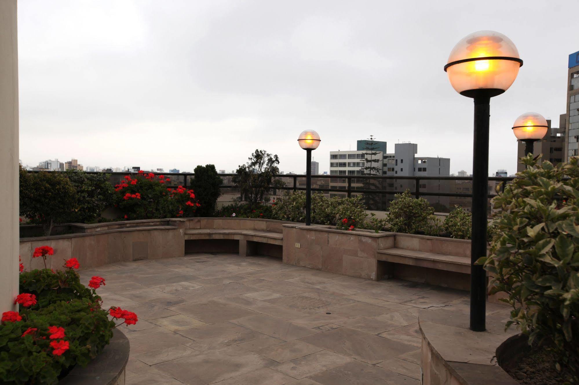 Suites Plaza Las Flores Ліма Екстер'єр фото