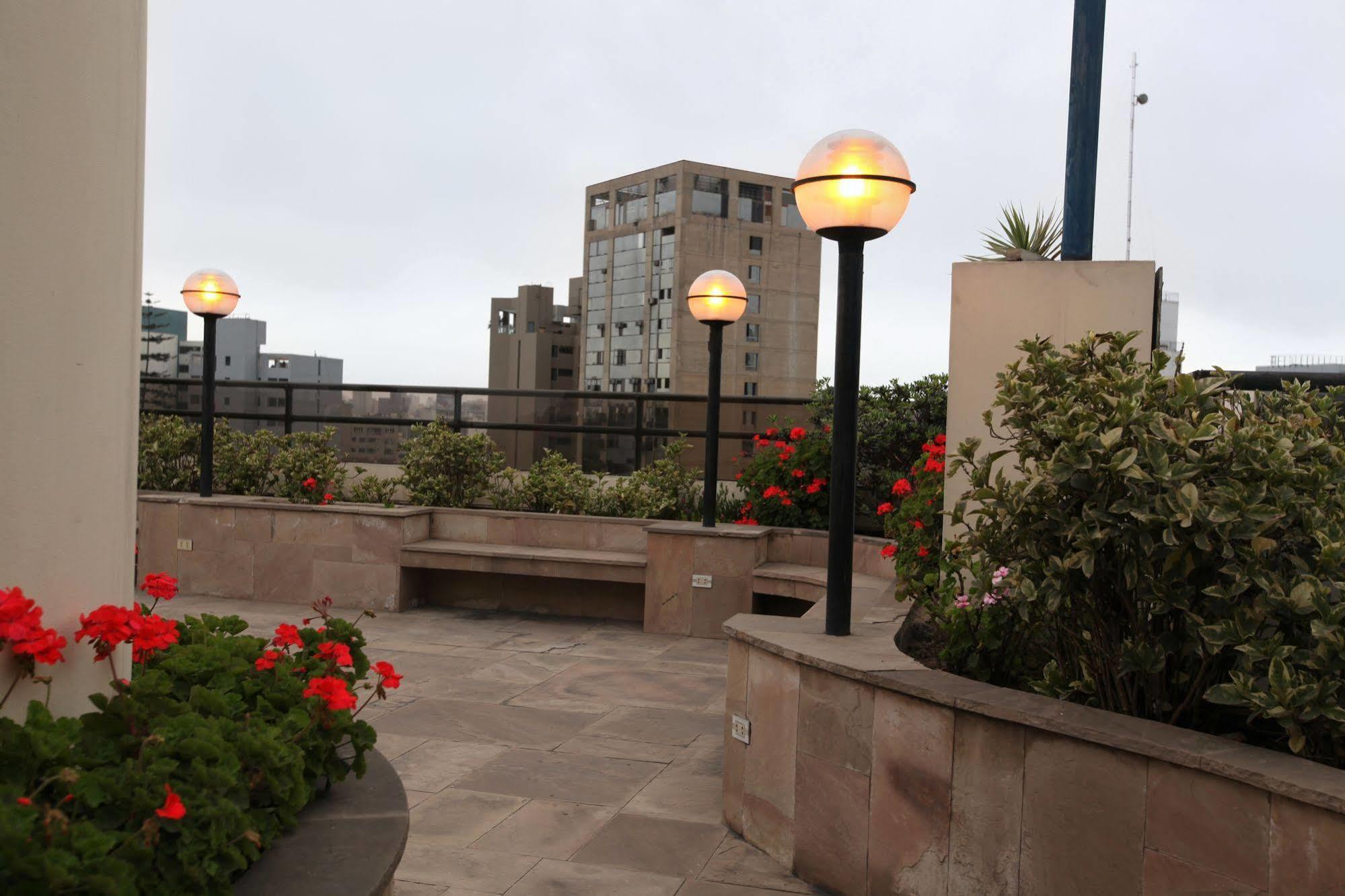 Suites Plaza Las Flores Ліма Екстер'єр фото
